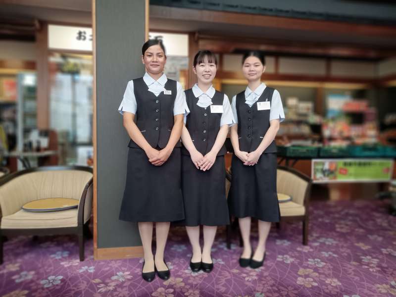 女性フロント制服が変わりました！