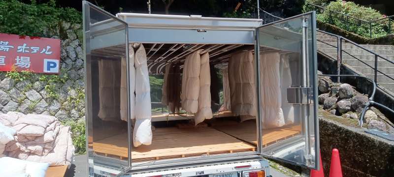 客室の寝具を殺菌処理しました！