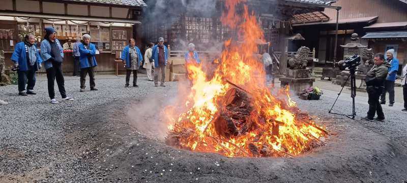どんど焼きに行ってきました