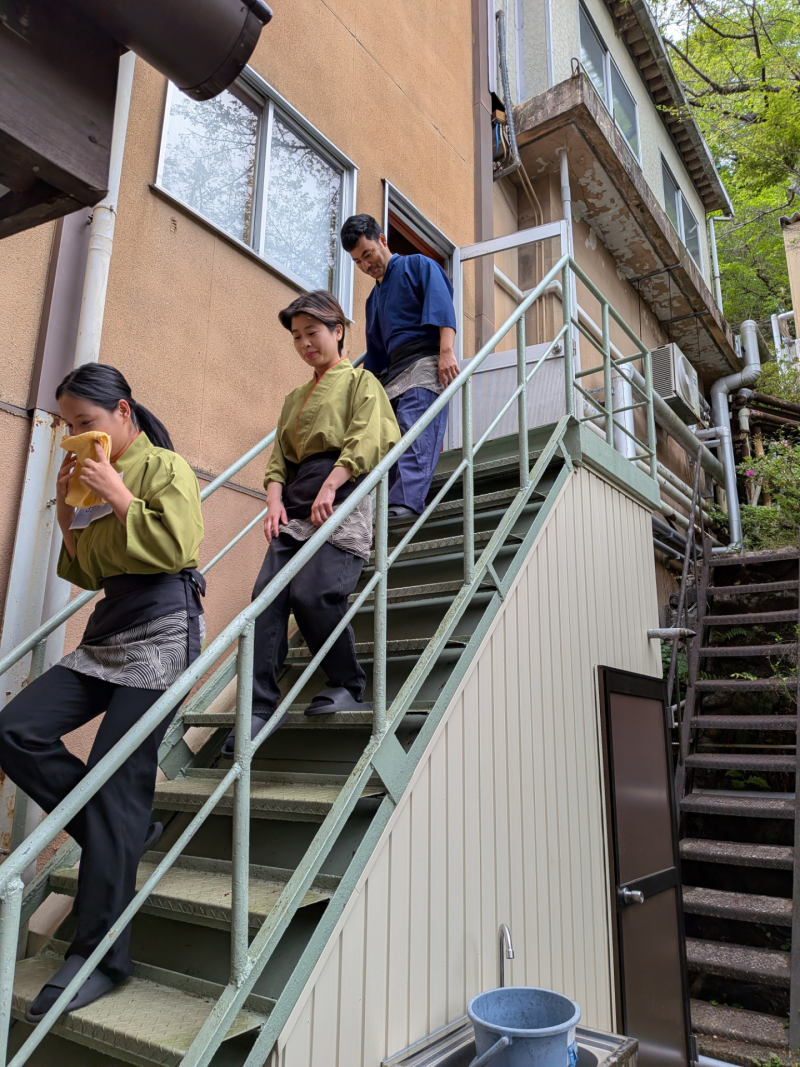 非常階段より避難！