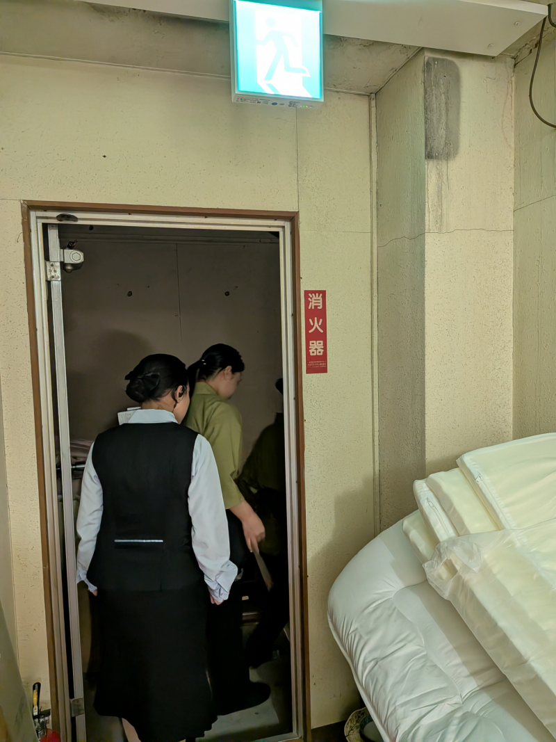 避難開始！「こちらです」