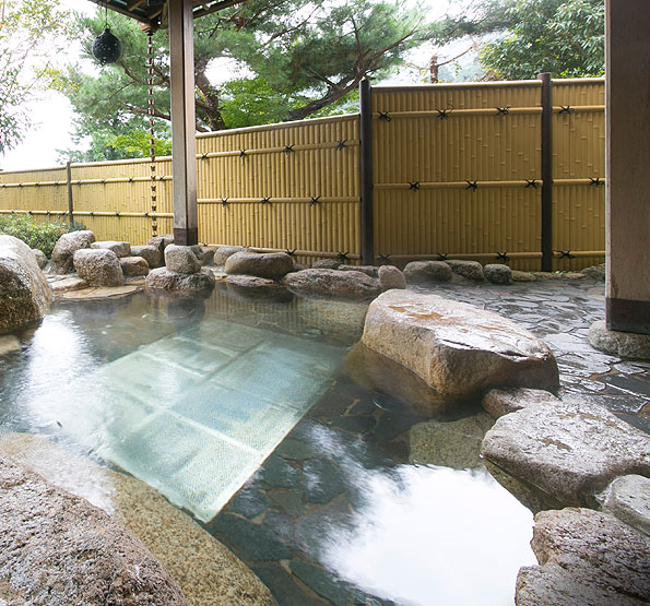 Open-air bath